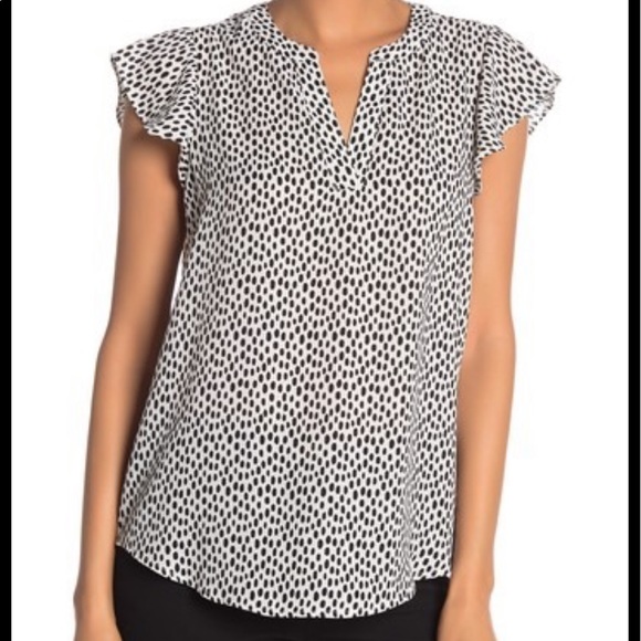 Adrianna Papell Tops - Adrianna Papell flutter sleeve blouse top